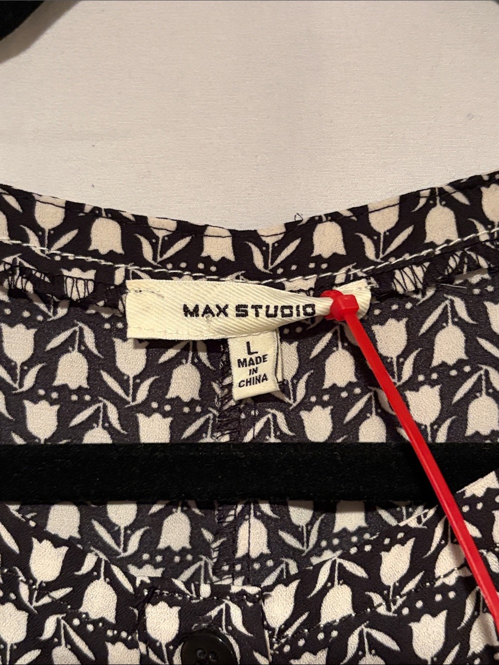 Max Studio Black and White Printed Flutter-Sleeve Jumpsuit - Picture 2 of 6